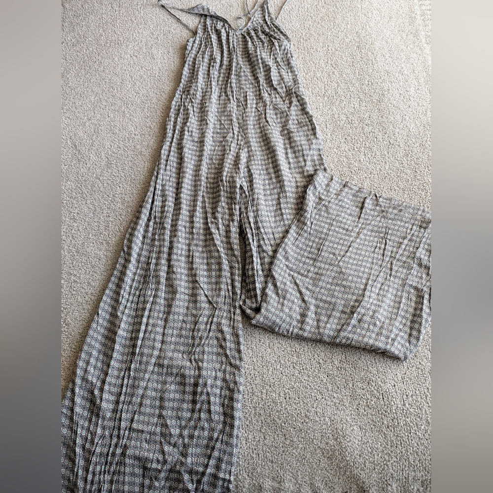 🌼B2G1🌼 BCBG Gray Geometric Jumpsuit